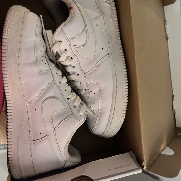 Air Force 1 - Picture 3 of 3